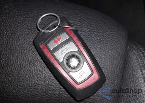 2016 BMW 328I xDrive z USA, uszkodzony, nr VIN WBA8E3G53GNT75821